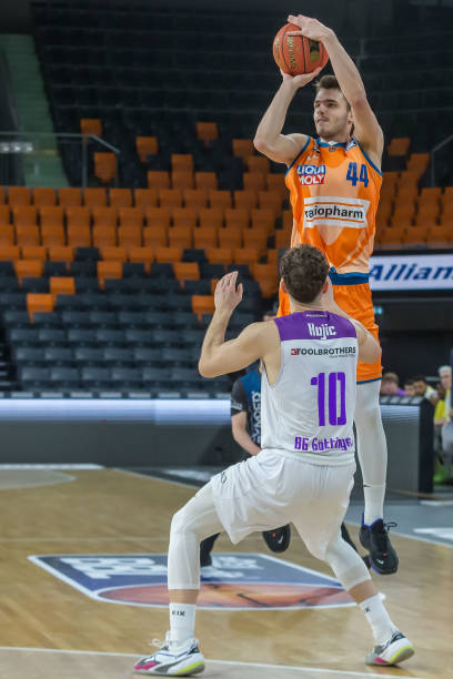 育竞技中 育竞技中