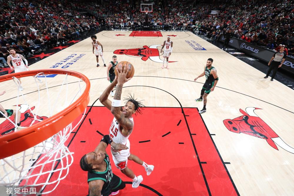 切尔西领衔！英超三队争夺里昂边锋福法纳 里昂标价超5000万欧